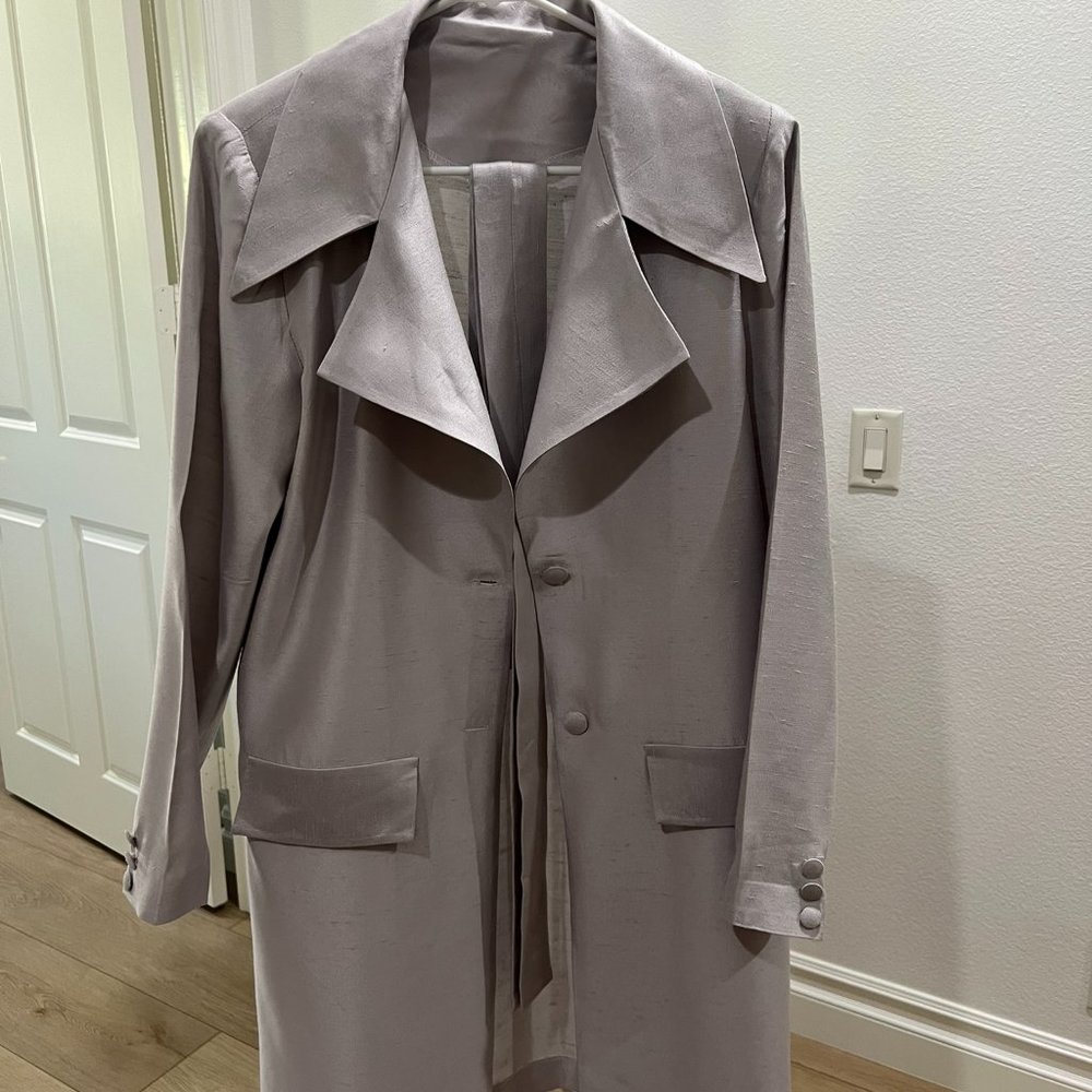 Custom made Raw silk shift dress with manteau with belt in a soft grey color
